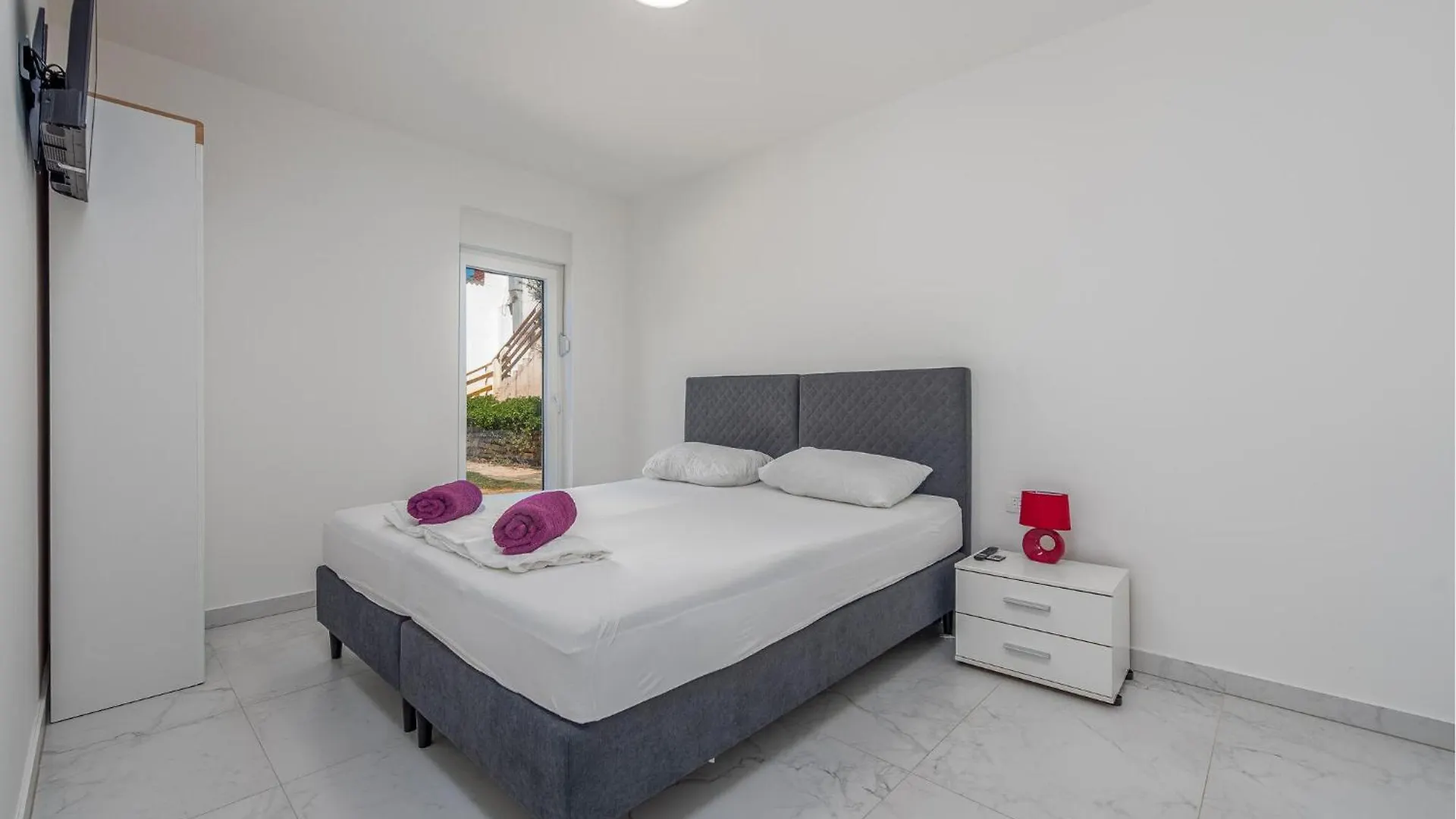 Awesome Home In Povljana With Wifi 0*,  Croacia