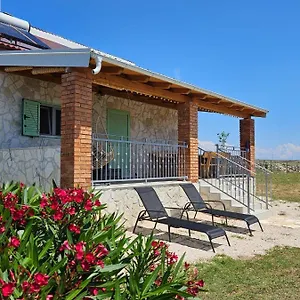 House Adriana Povljana